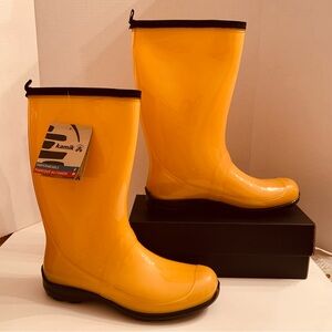 *NWT* Kamik FUN Yellow Waterproof Womens Size 10 Rainboots